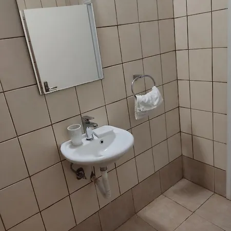 Πανσιόν Nikolettas Traditional House 3*