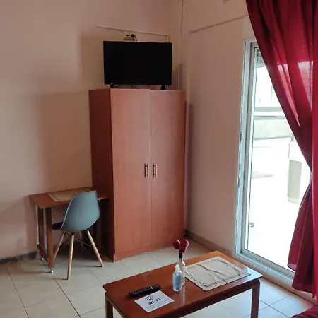 Πανσιόν Nikolettas Traditional House 3*